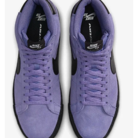 Nike Lavender and Black Sneakers - Picture 4 of 14